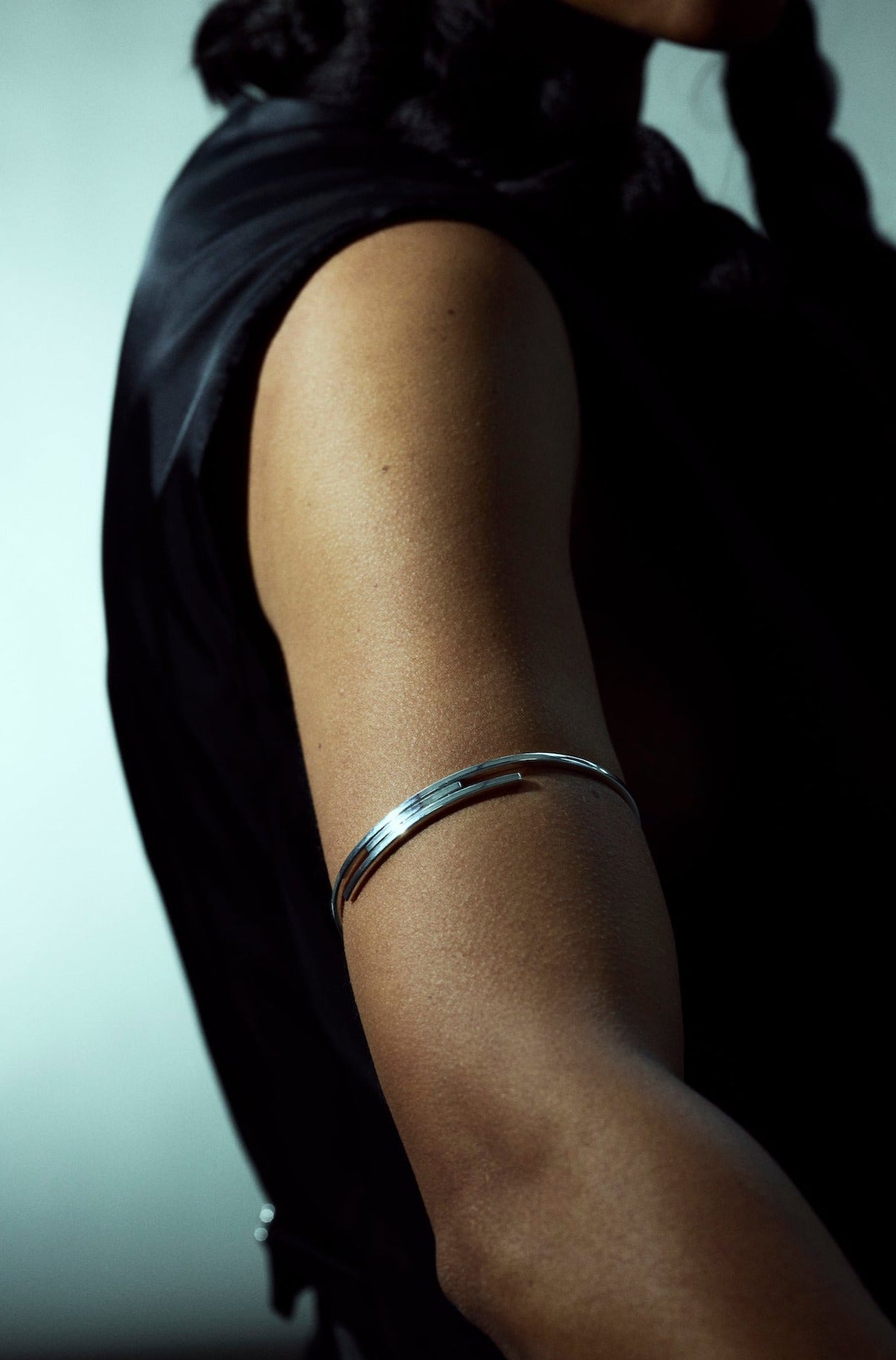 HAZE Upper-arm bracelet