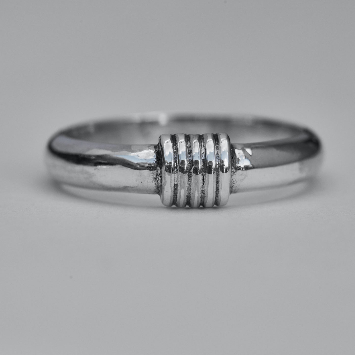 AKNA ring