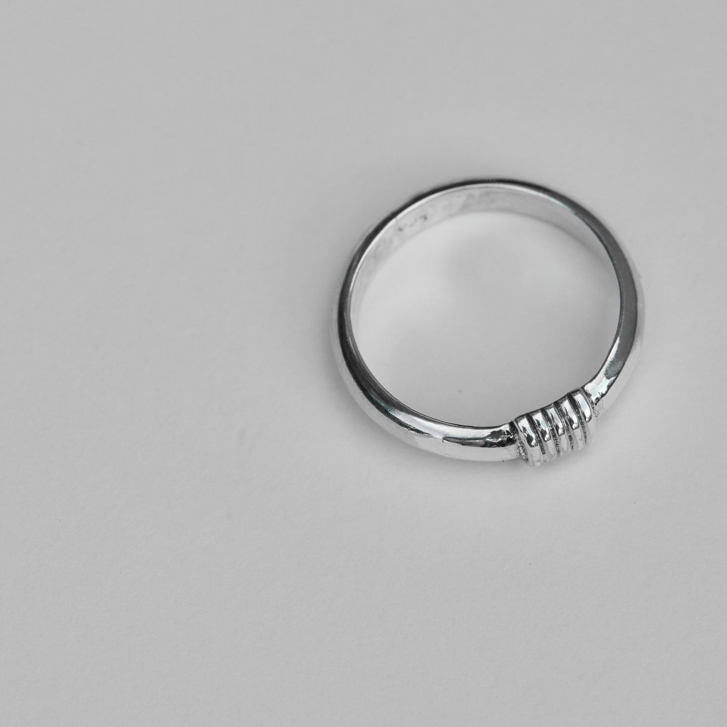 AKNA ring