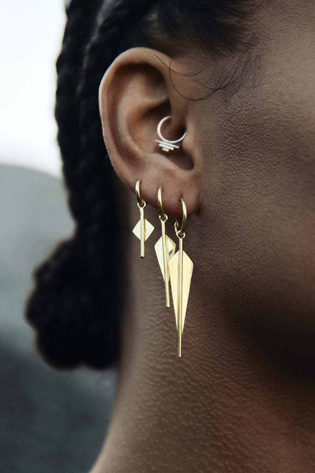 ARROW STRIKE earring